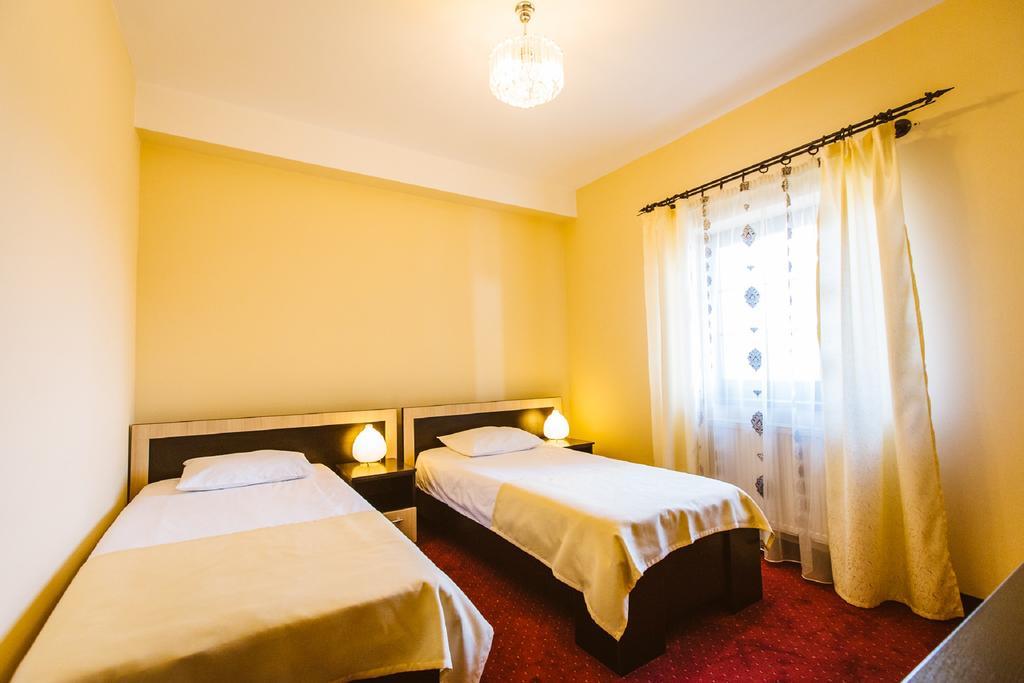 Casa Domeniile Vinului Hotel Aiud Buitenkant foto